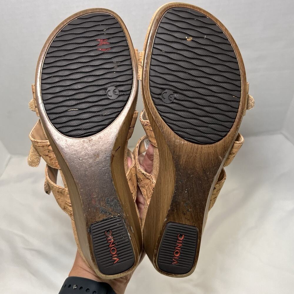 Vionic Dwyn Sandals Size 7 Tan Cork Wedge Orthaheel Adjustable Straps Comfort - Picture 8 of 10